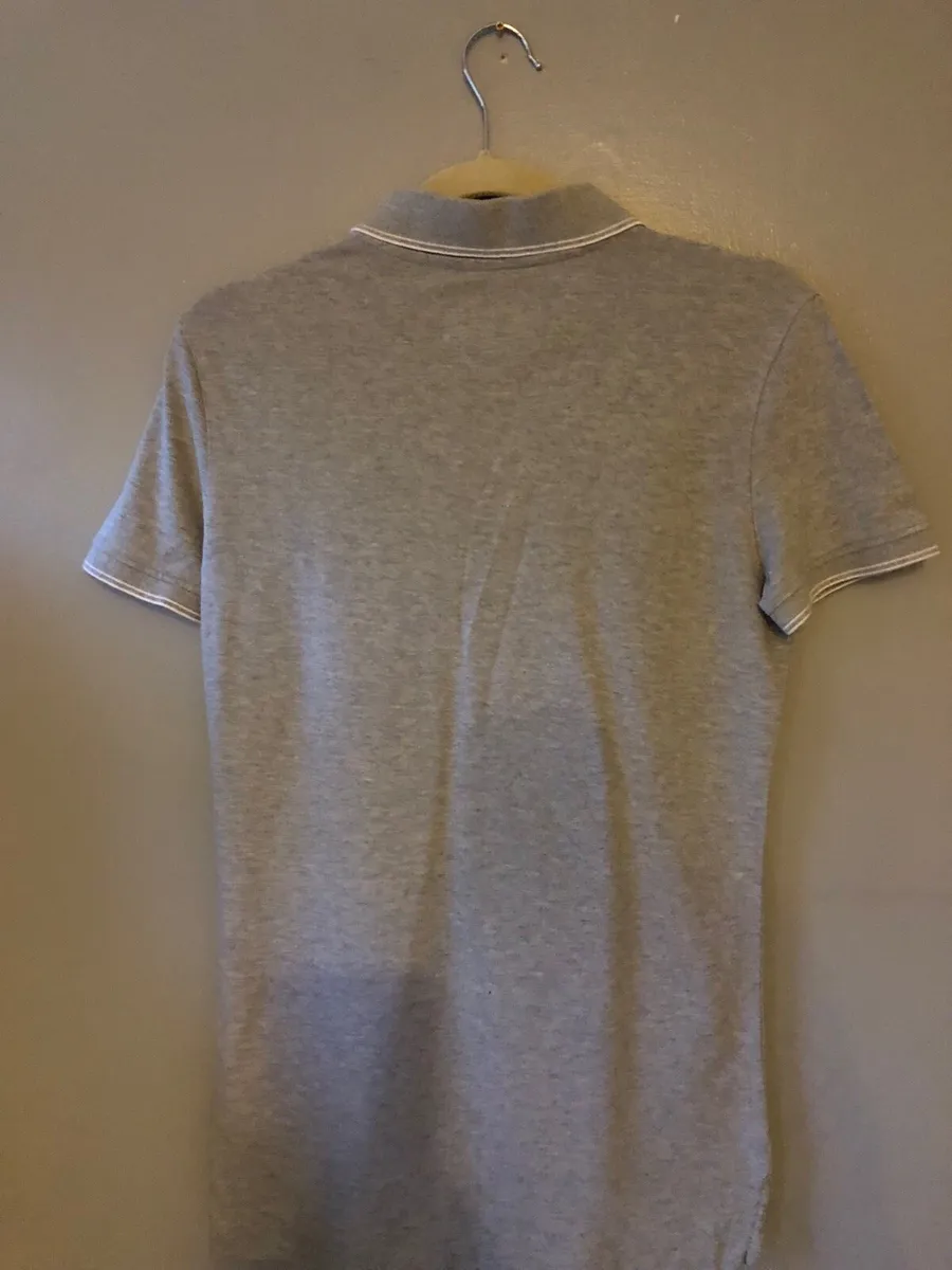 Mens Armani teeshirt size M €5 - Image 2