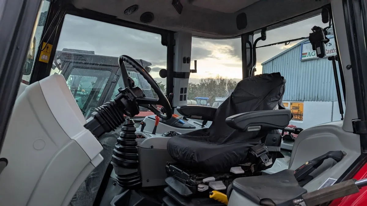 Massey Ferguson 5455 - Image 2