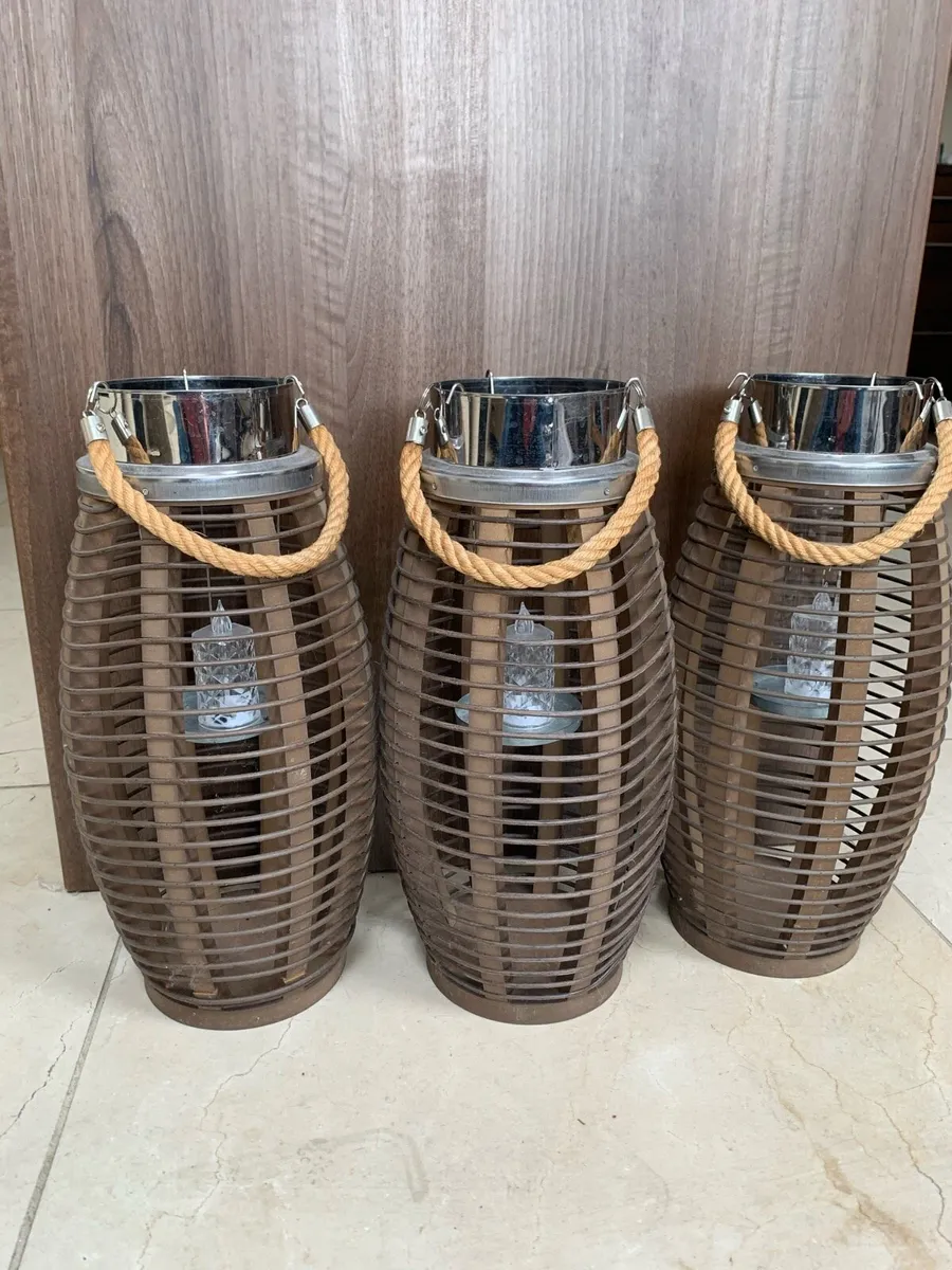 Set of 3 Wooden Candle Holders – Indoor & Outdoor - Image 1