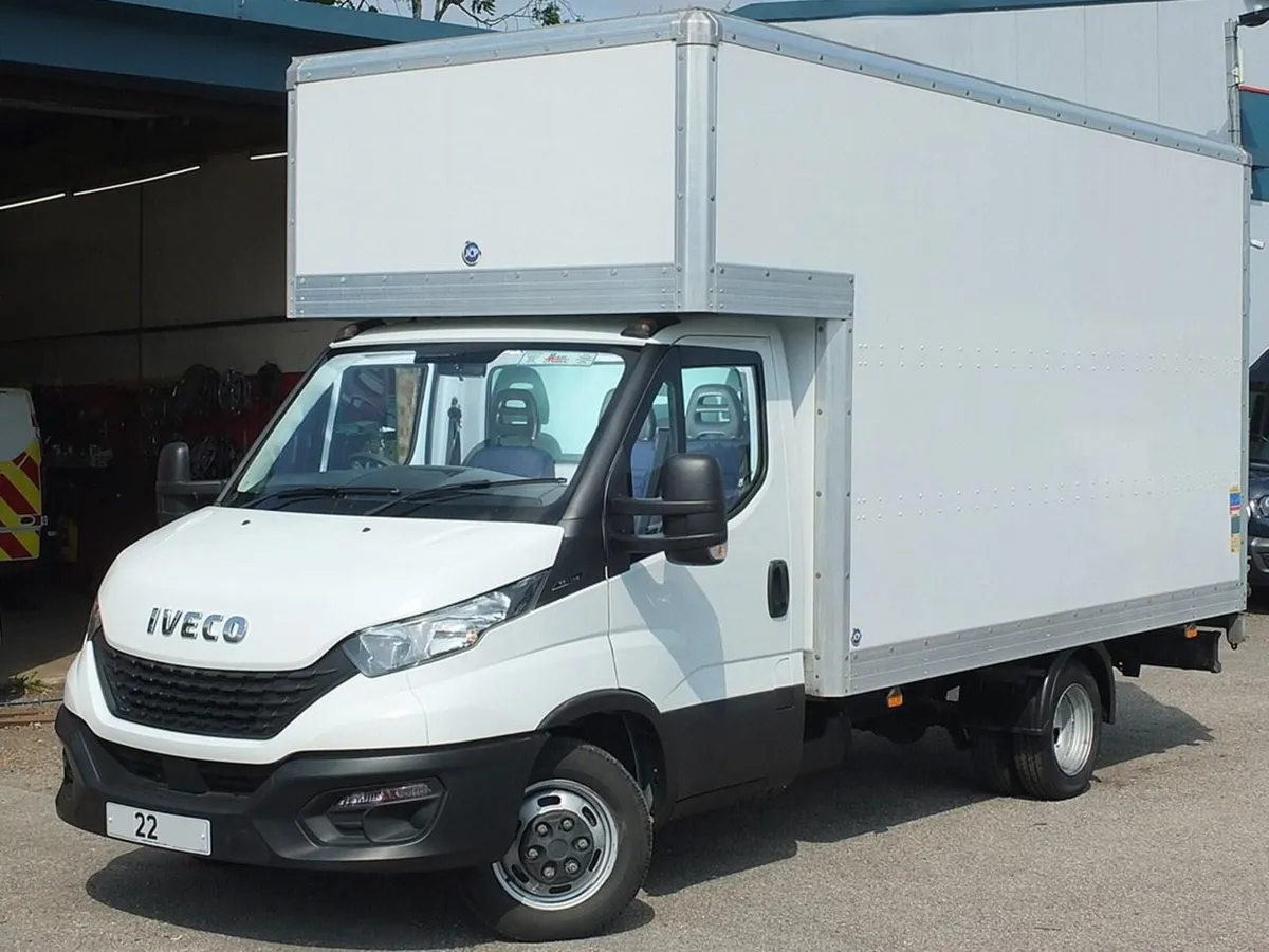 2022 Iveco Daily Luton Box Van - Image 3