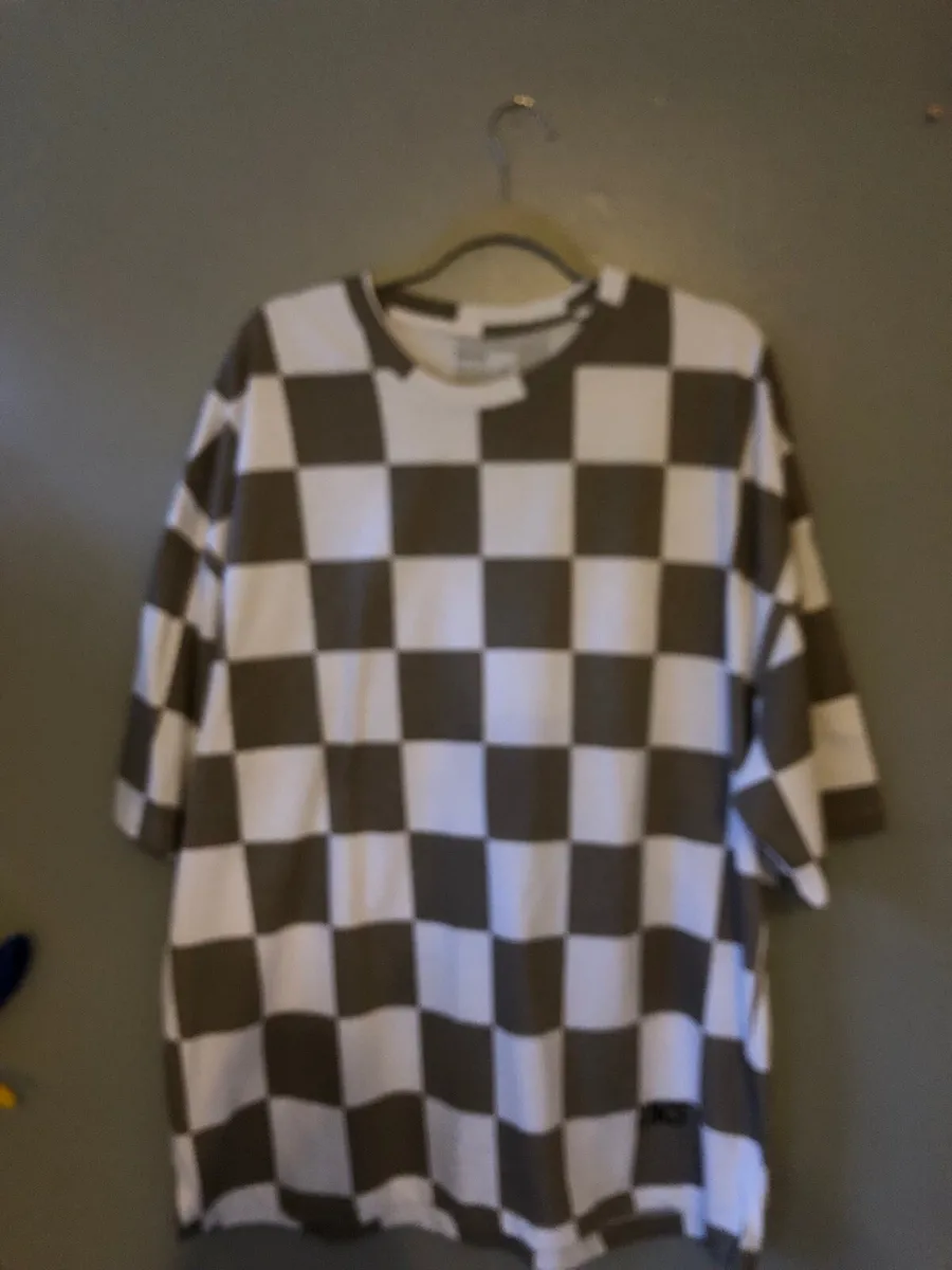 Mens new teeshirt size XL €5 - Image 1