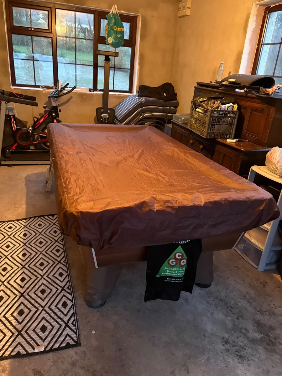 Pool table - Image 2