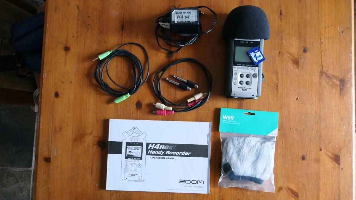 ZOOM H4N MULTI-TRACK DIGITAL AUDIO RECORDER - Image 1