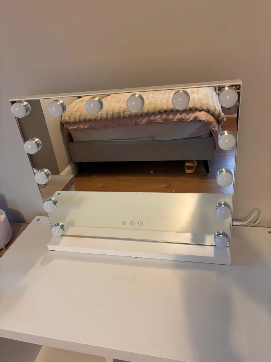 Vanity mirror - Image 1