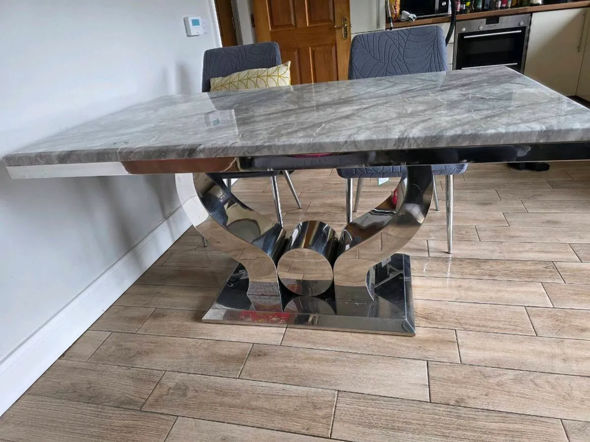 Kitchen table - Image 2