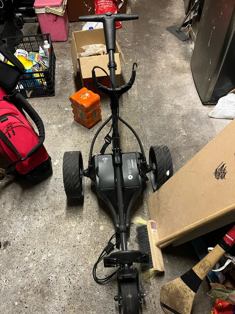 Motocaddy electric golf trolley - Image 1