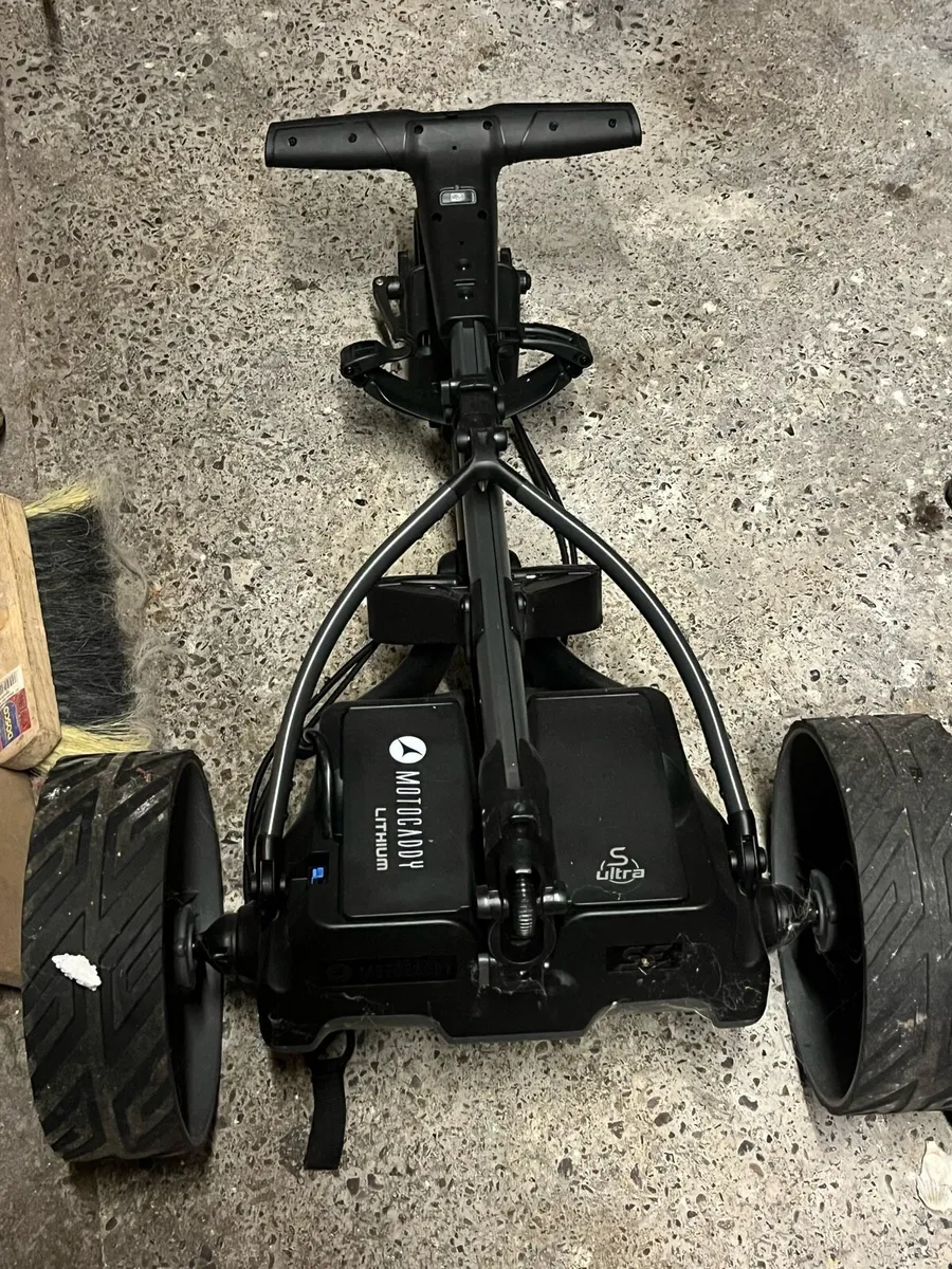 Motocaddy electric golf trolley - Image 3