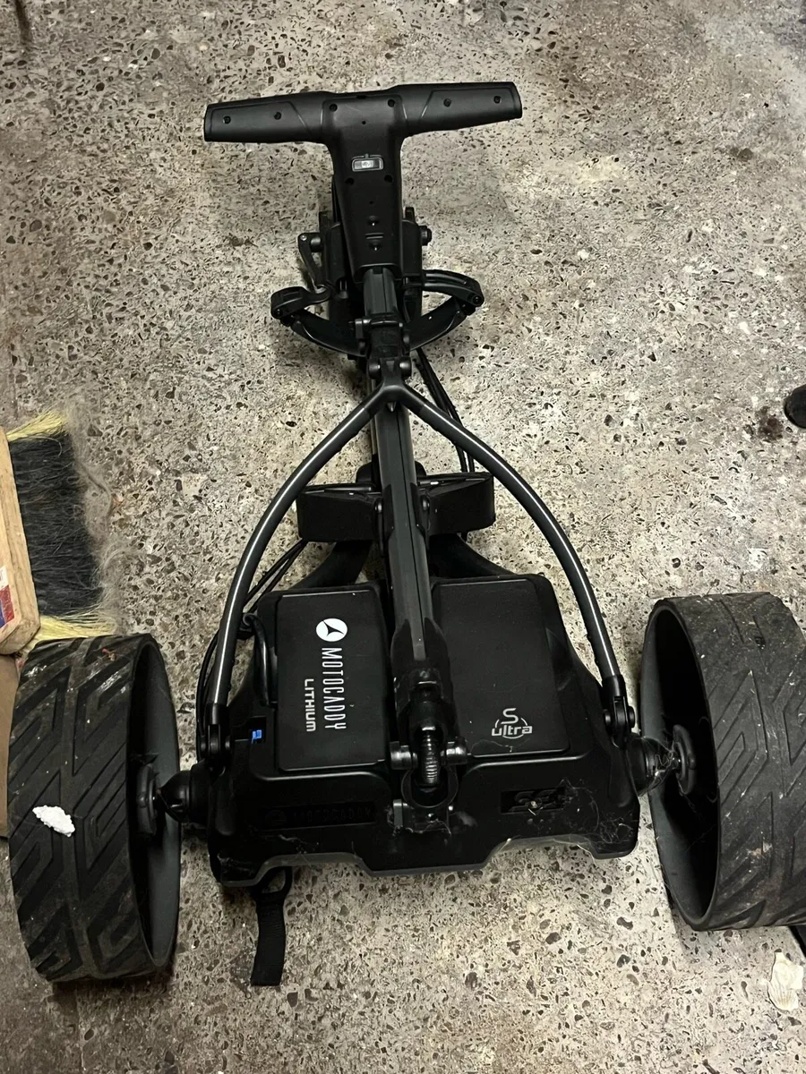 Motocaddy electric golf trolley - Image 4