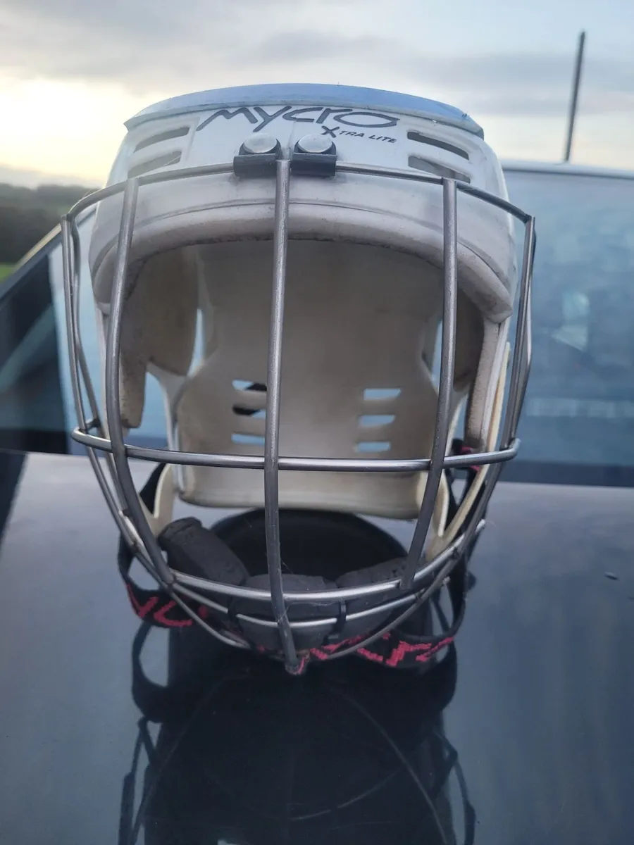 Hurling helmets - Image 1