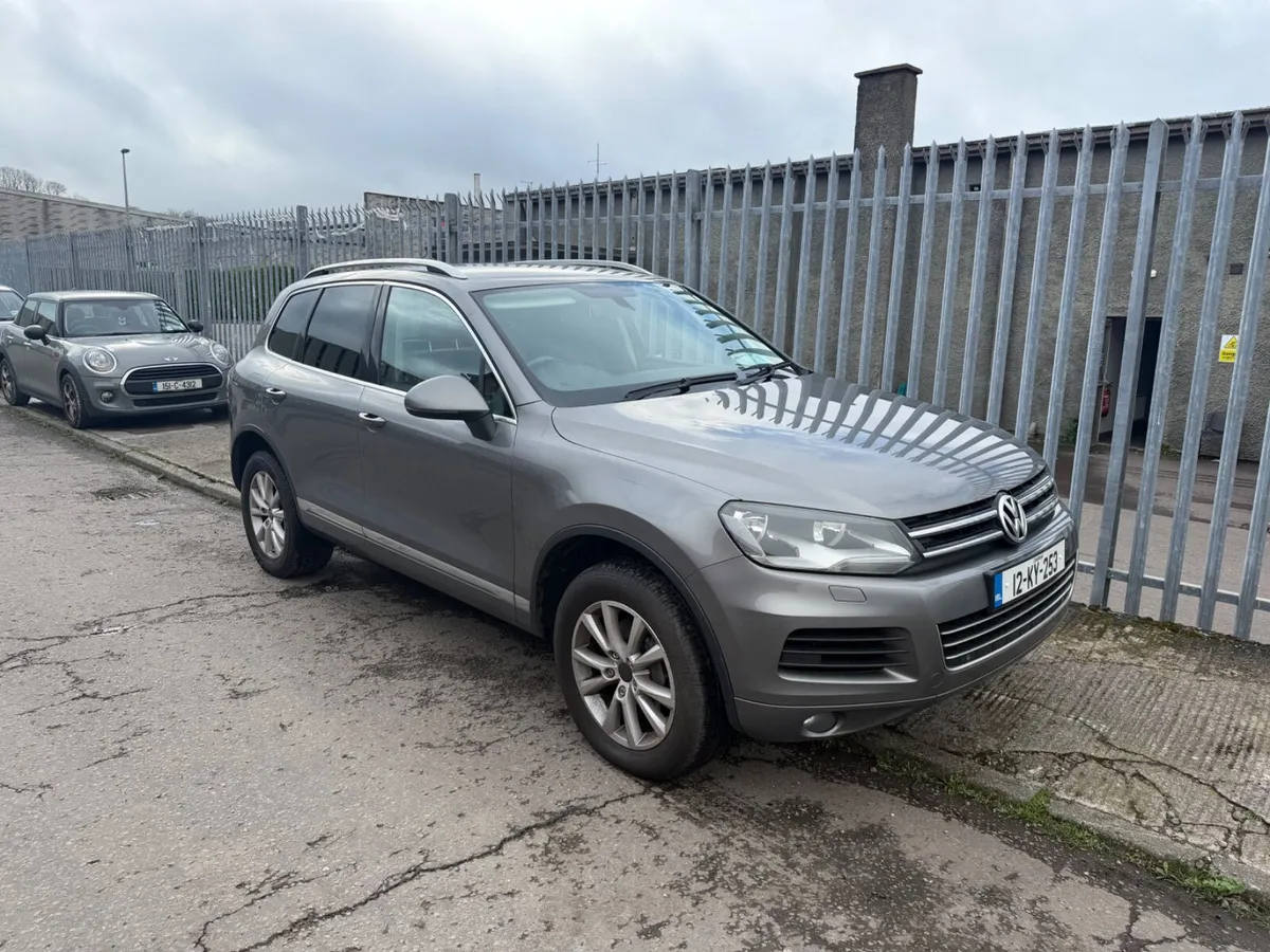Nice Vw Touareg 2 seats commercial no damage - Image 1