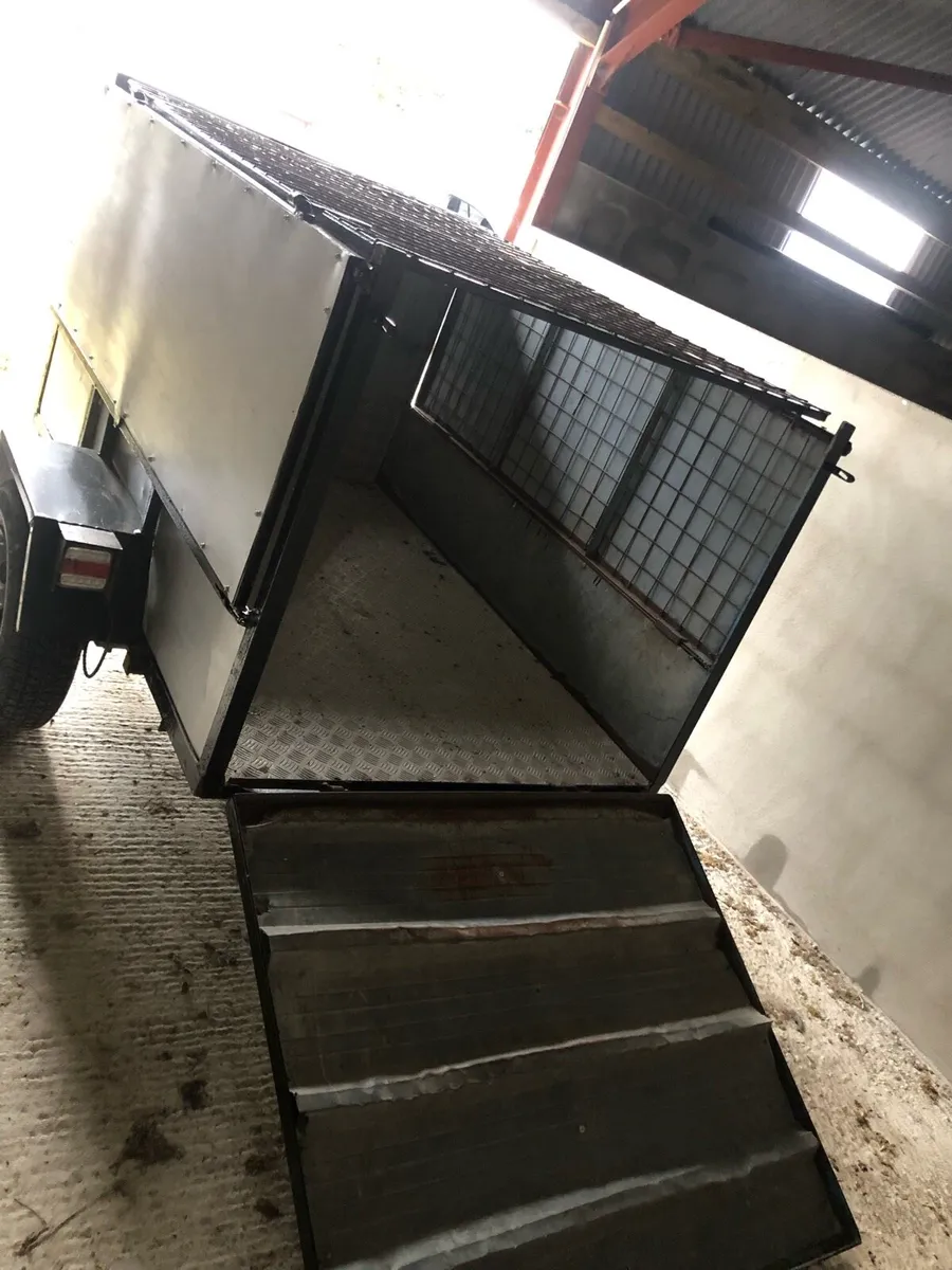 small livestock trailer - Image 2