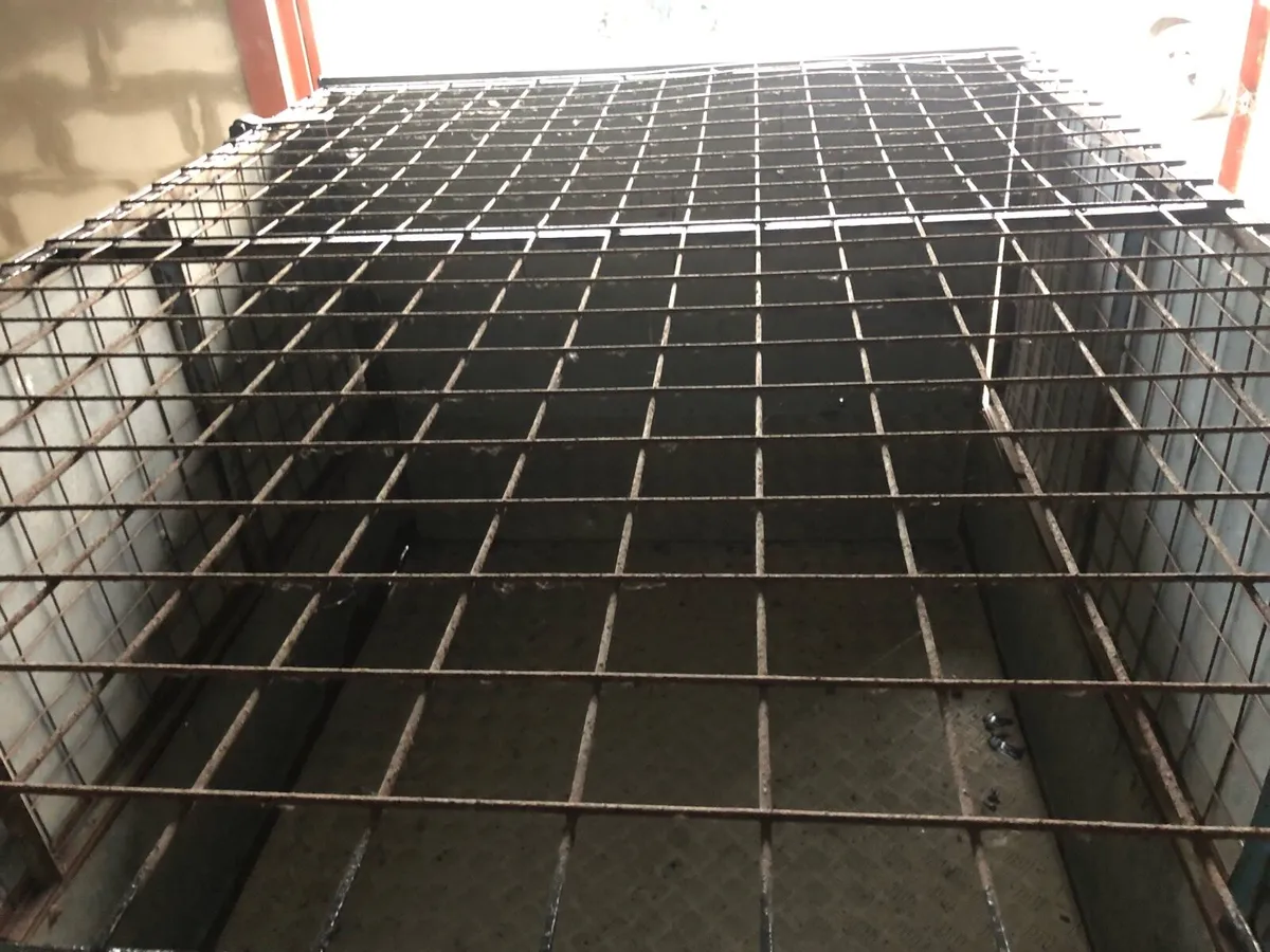 small livestock trailer - Image 3