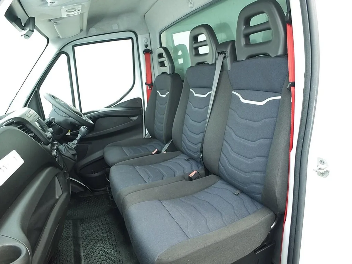 2021 Iveco Daily Luton Box Van - Image 3