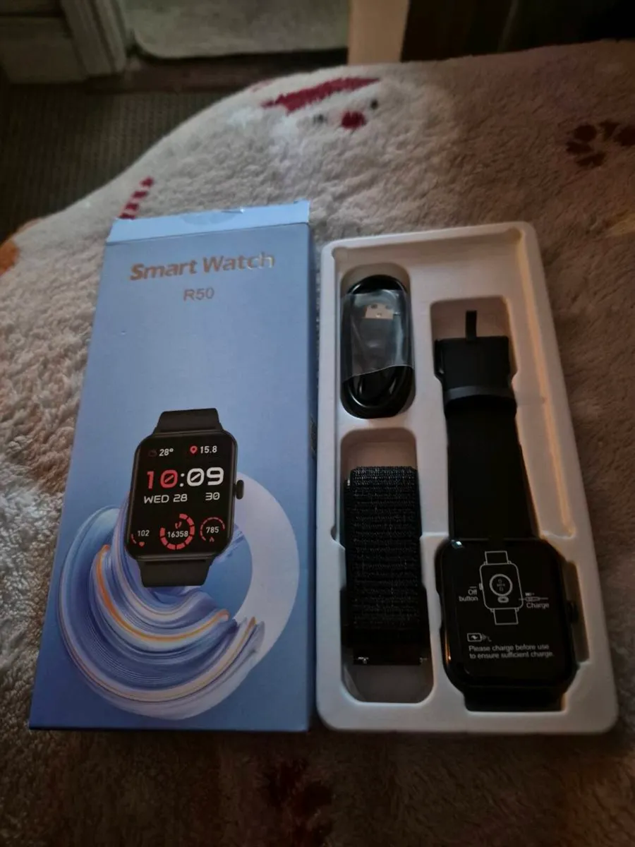 SMART WATCH R50 - Image 1