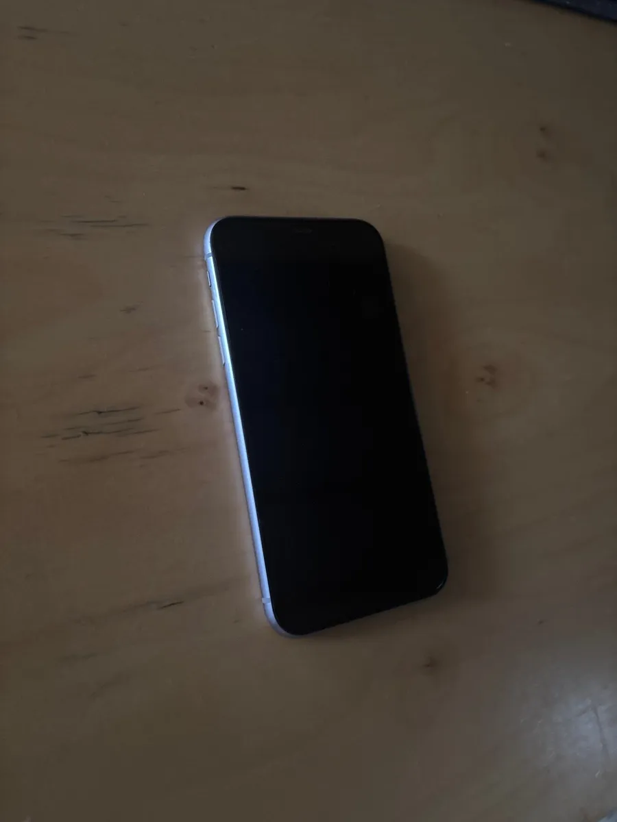 iPhone 11 64gb Unlocked - Good Condition - Image 3