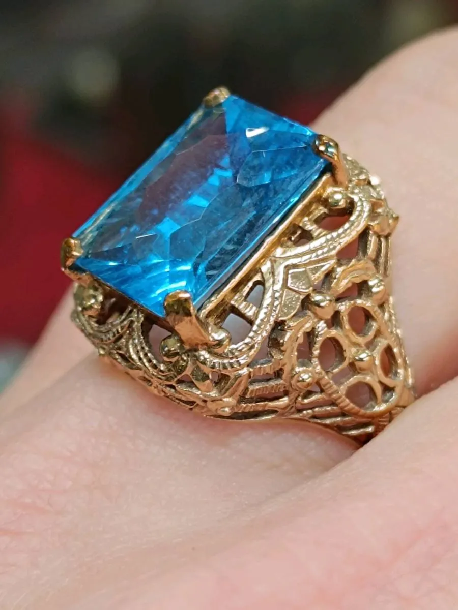 Vintage 9k Gold Blue Stone Fancy Ring - Image 3