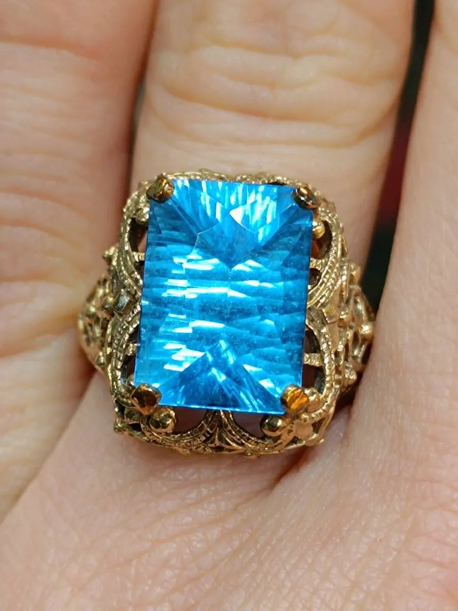 Vintage 9k Gold Blue Stone Fancy Ring - Image 1