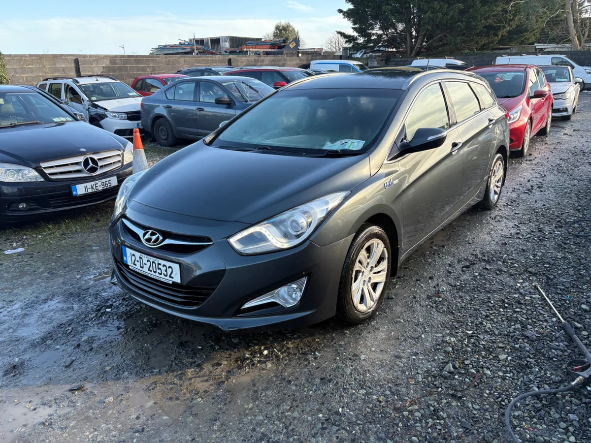2012 Hyundai i40 no damage drive away - Image 1