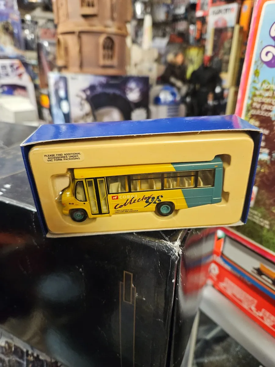 Corgi Bus