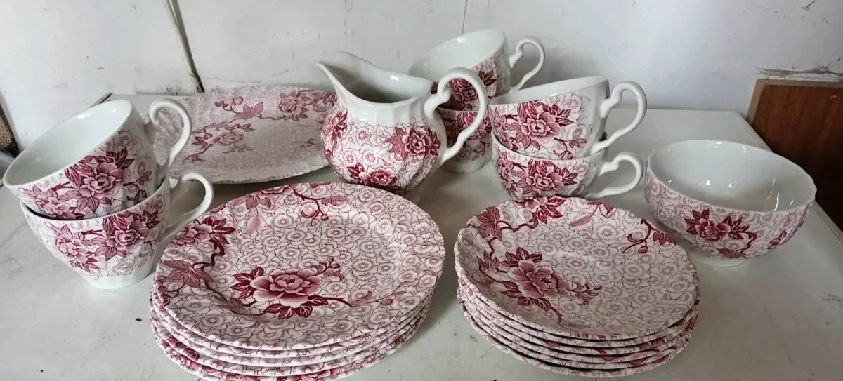 Johnson Brothers Red Lotus Teaset - Image 1