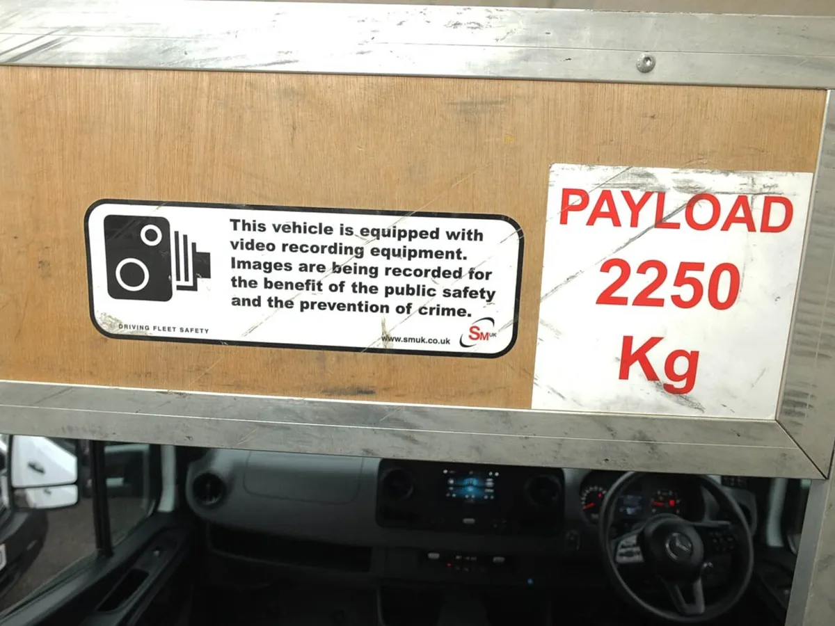 2022 Mercedes-Benz Sprinter Luton Box Van - Image 4