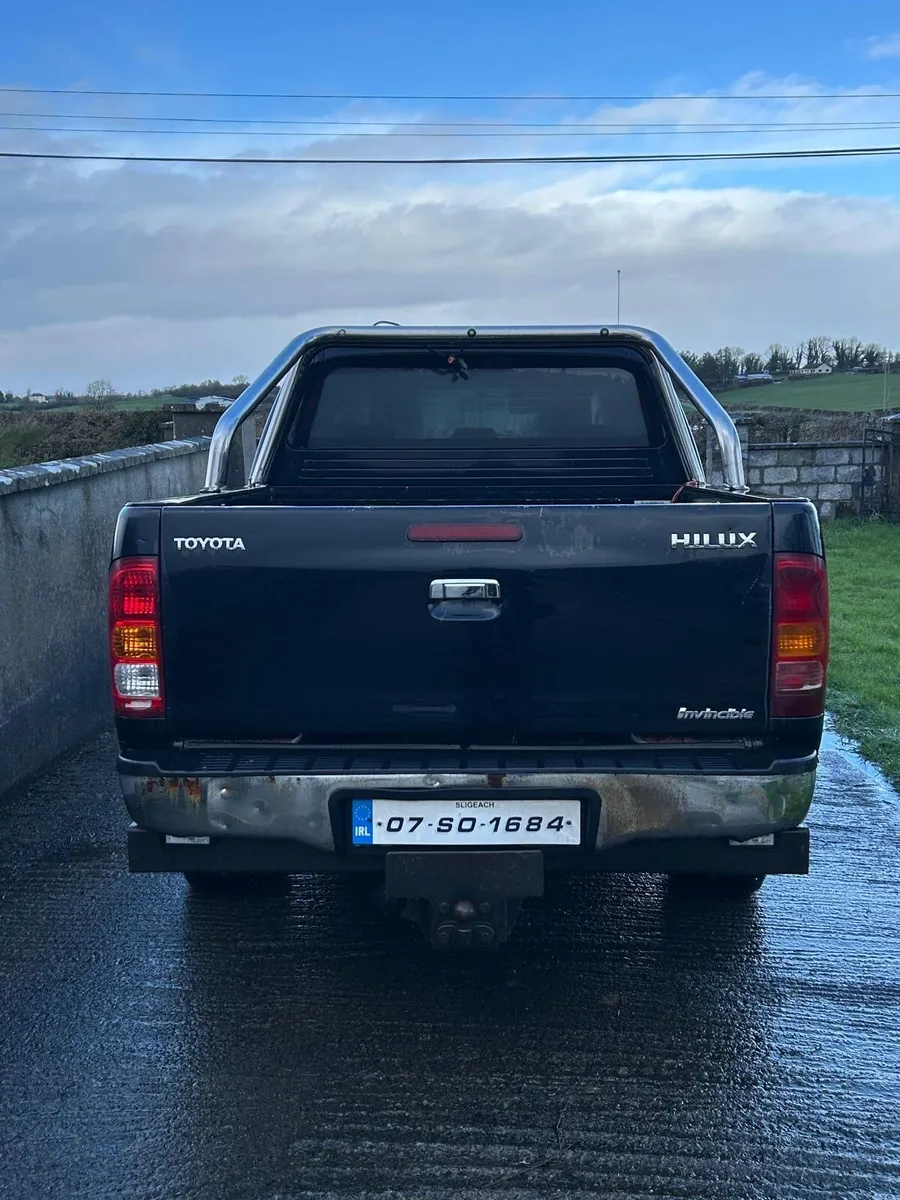 Toyota Hilux - Image 2