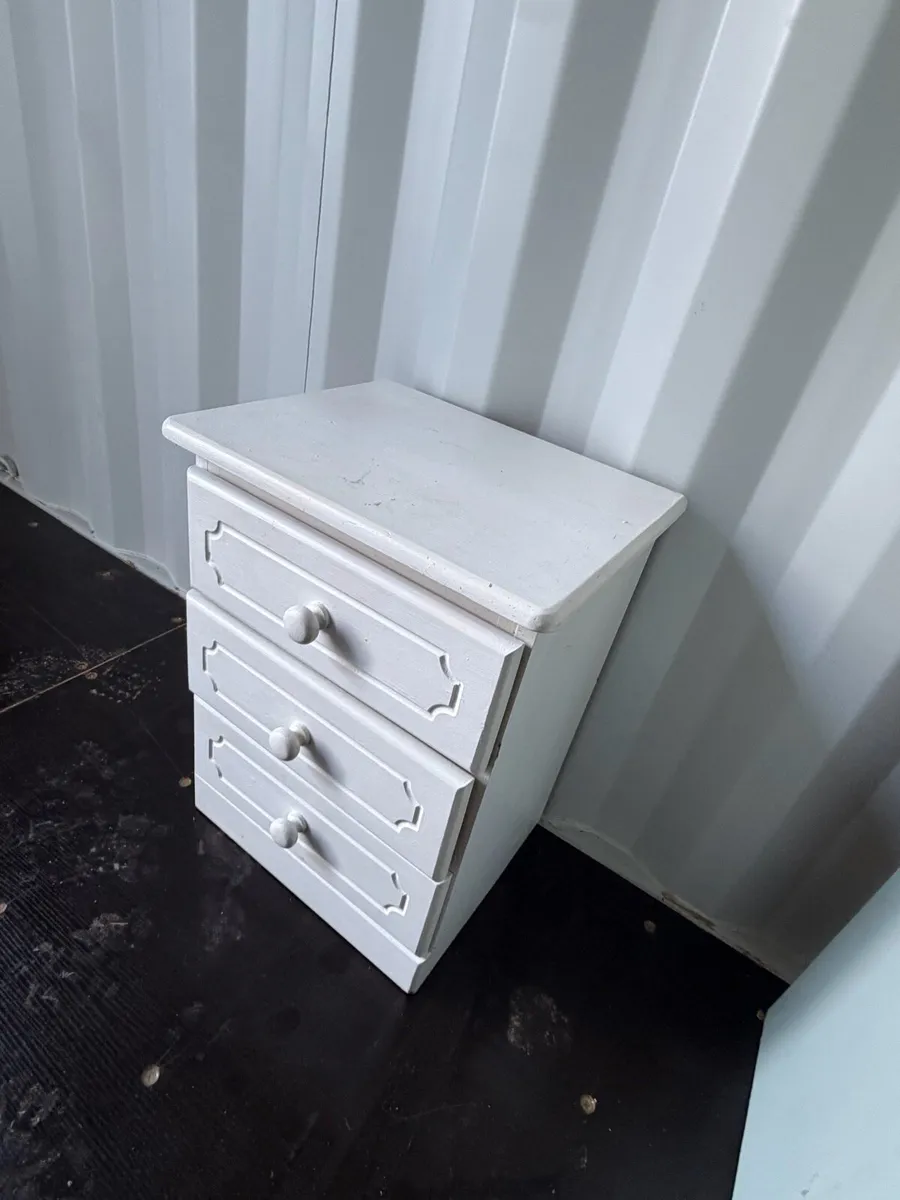 White 3 Drawer Bedside Locker / Chest - Image 1