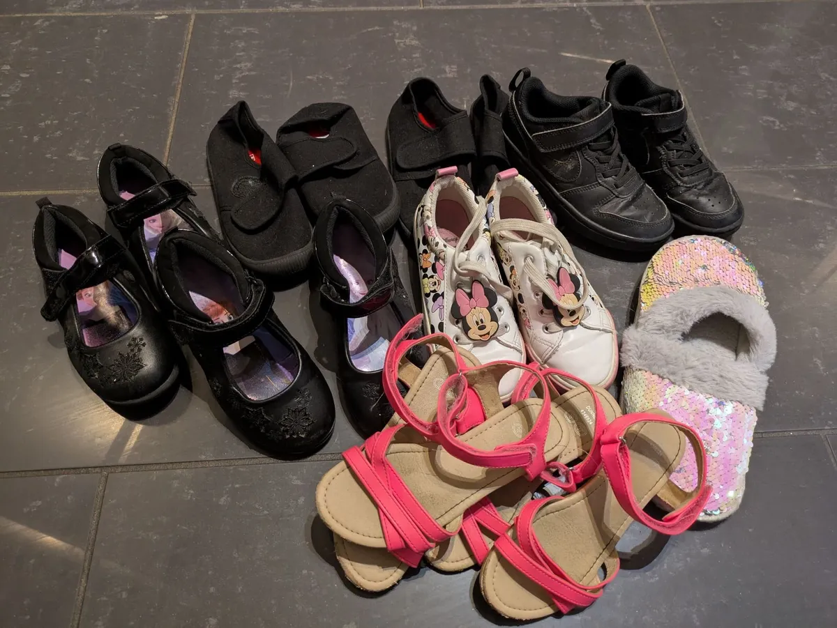 Kids shoes size UK12