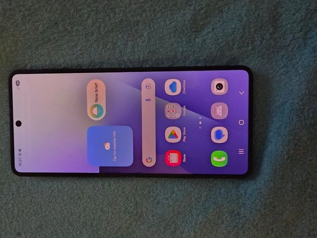 samsung galaxy flip 7....512GB - Image 1