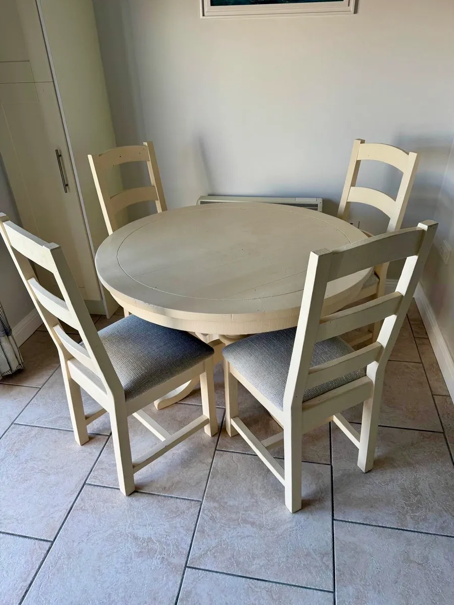 Dining table & 4 chairs - Image 1