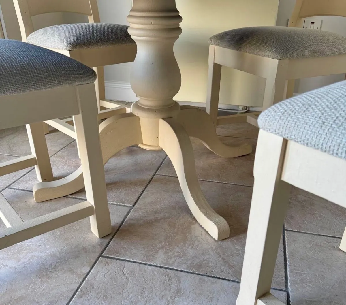 Dining table & 4 chairs - Image 3