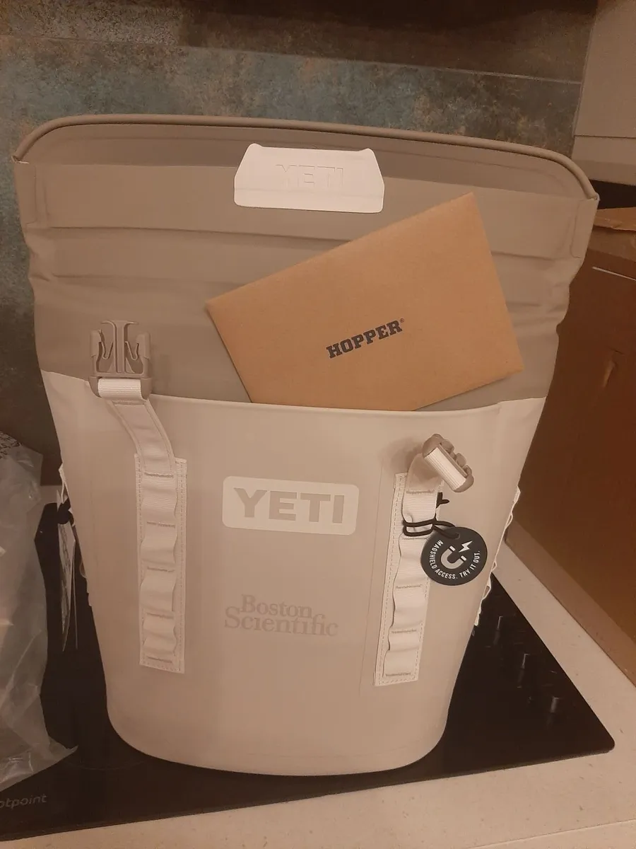 Yeti Backpack Cooler Hopper M12 Taupe - Image 4