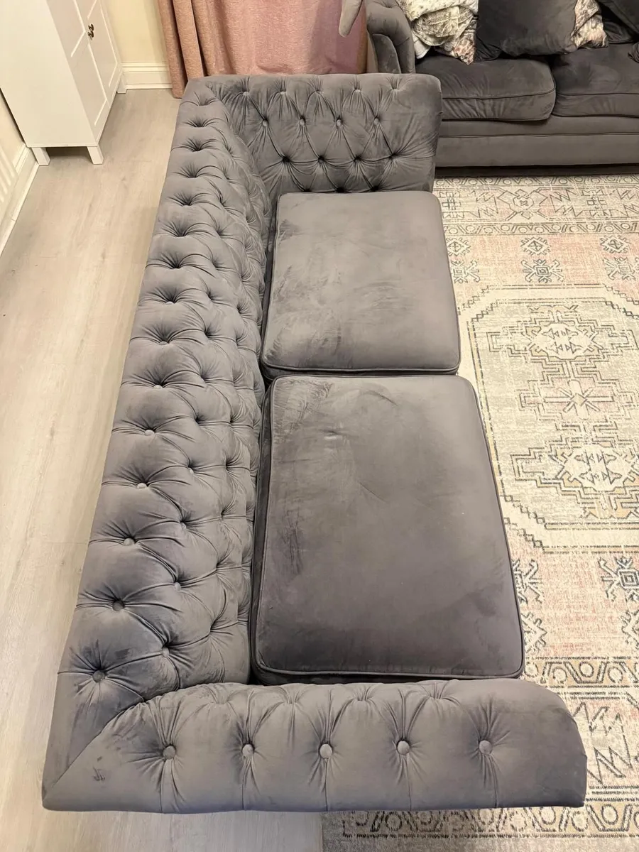 Chesterfield Sofa - Image 4