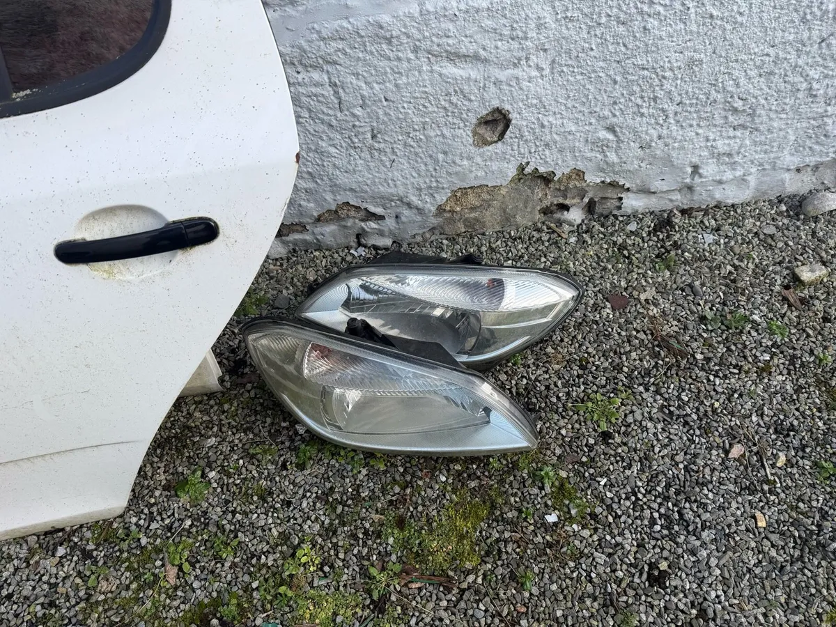 2011 Skoda fabia parts - Image 3