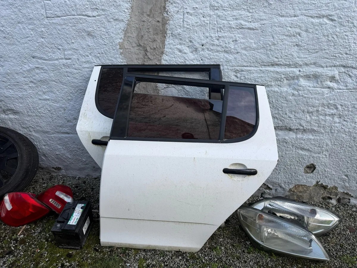 2011 Skoda fabia parts - Image 4