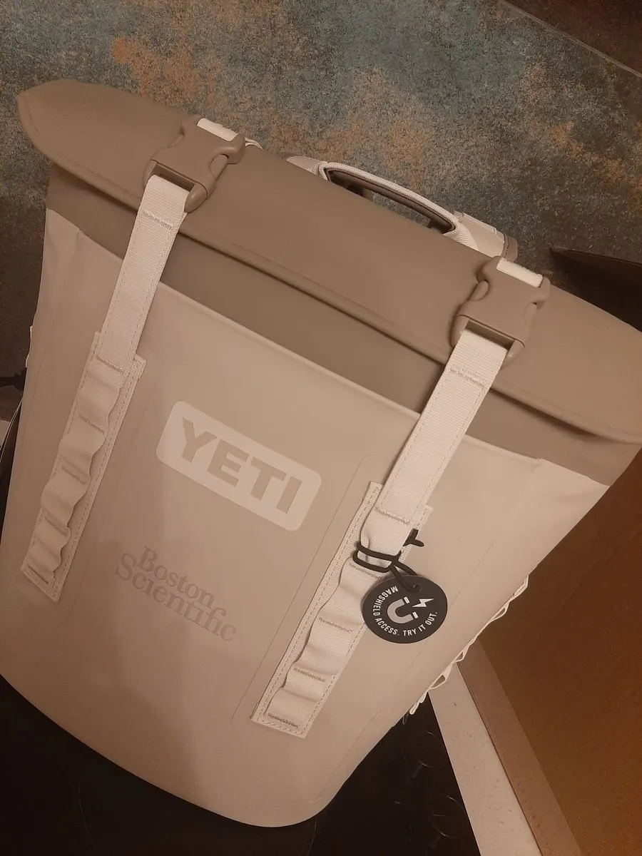 Yeti Backpack Cooler Hopper M12 Taupe - Image 1