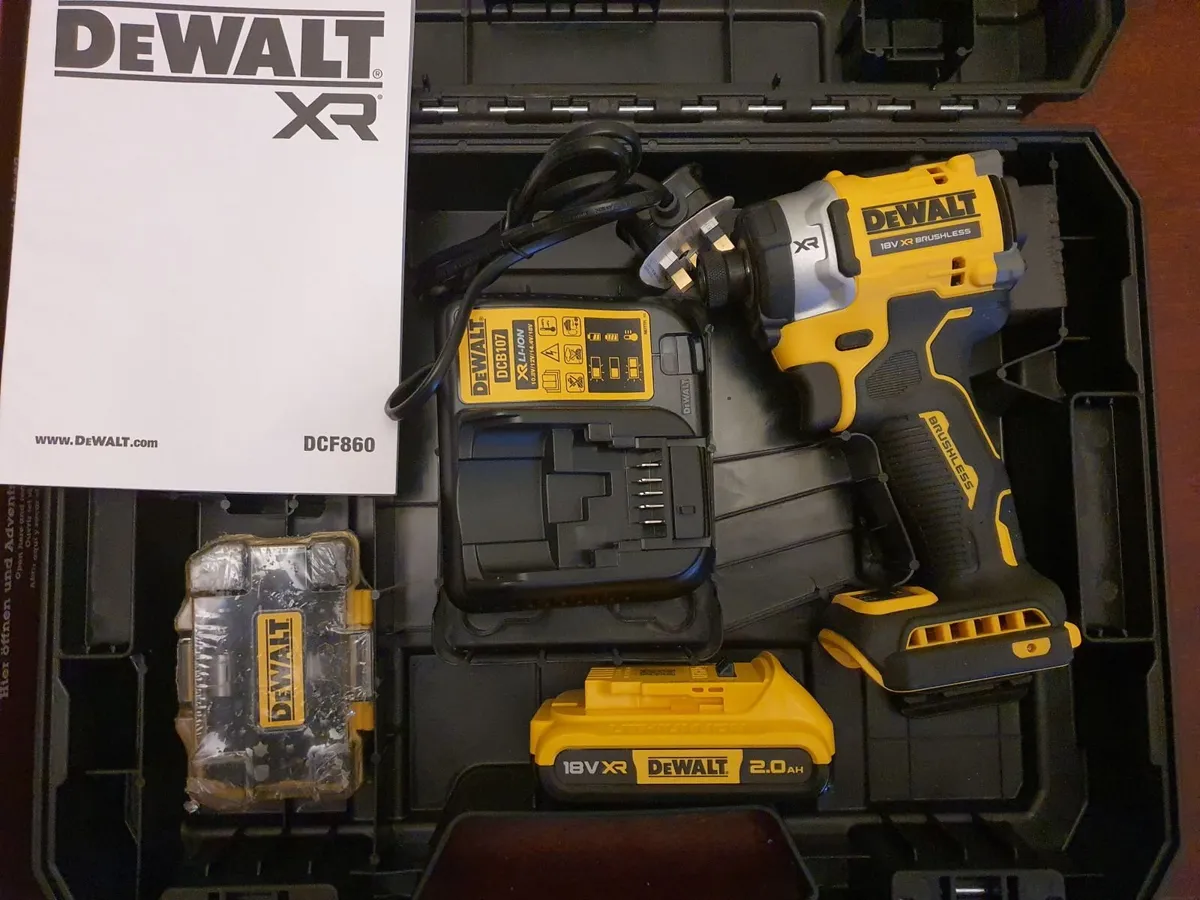 18V  Dewalt DCF860 Brushless Impact Driver - Image 2