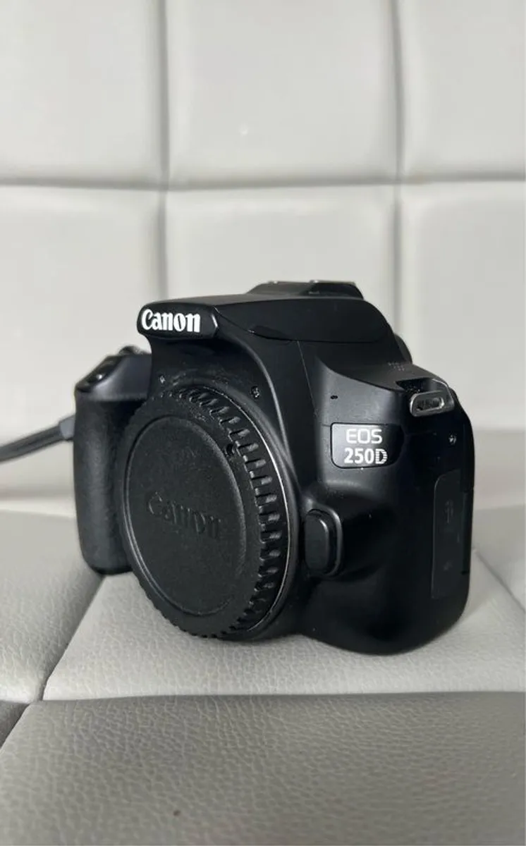 Canon 250D Full kit - Image 2