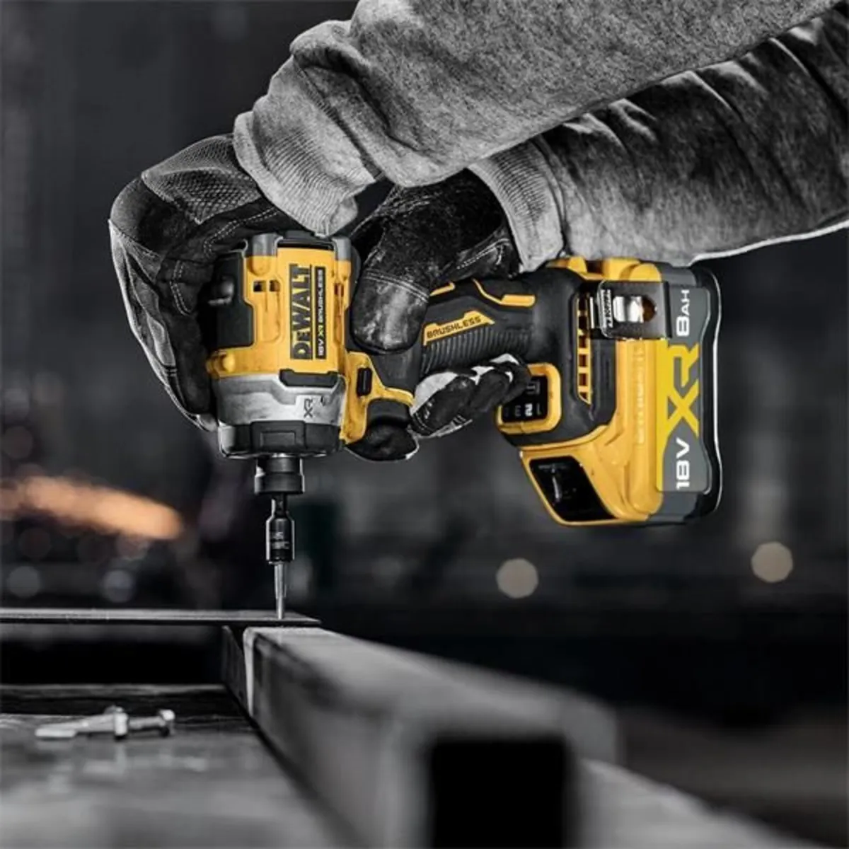18V  Dewalt DCF860 Brushless Impact Driver - Image 4