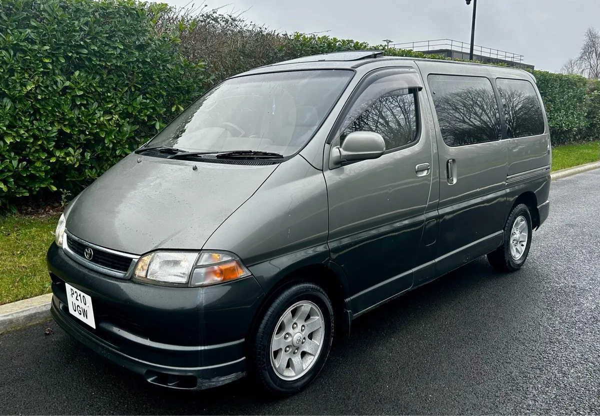 1996 Toyota Hiace Granvia - Image 2