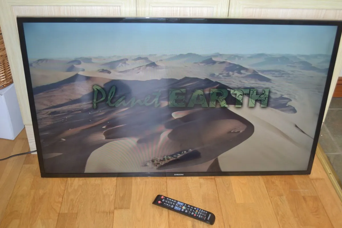 Samsung 46-inch Full HD Smart TV - Image 3