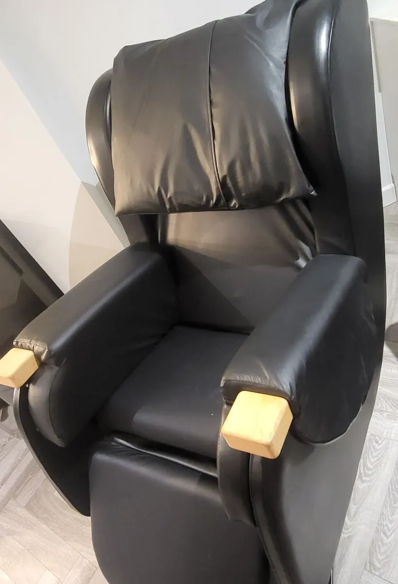 Careflex HydroTilt Chair - Image 2