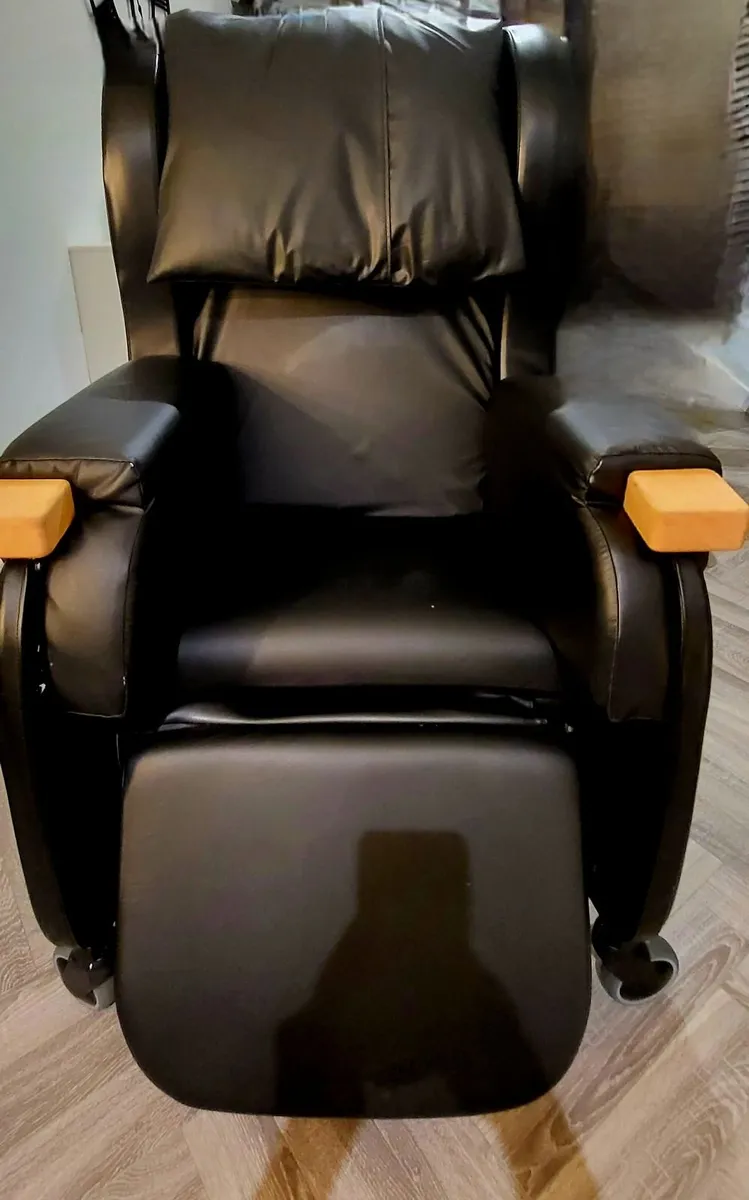 Careflex HydroTilt Chair - Image 4