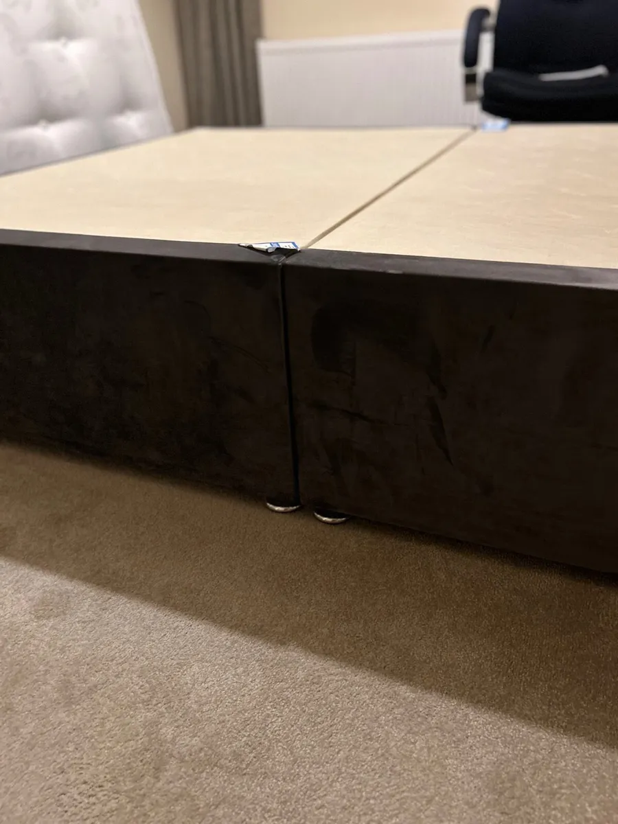 Double bed, headboard and mattress - Image 4