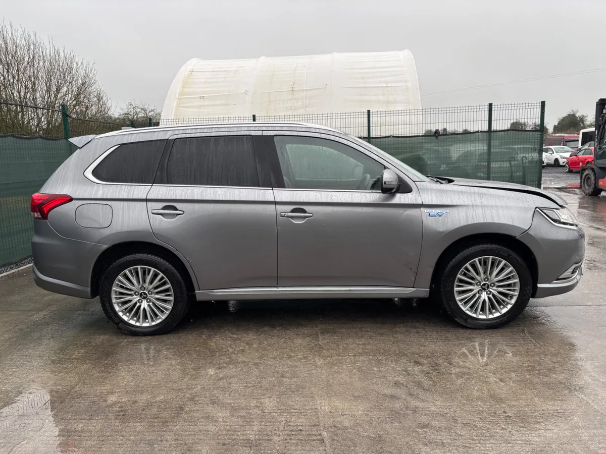 191 Mitsubishi Outlander Plug-in Hybrid Automatic - Image 4