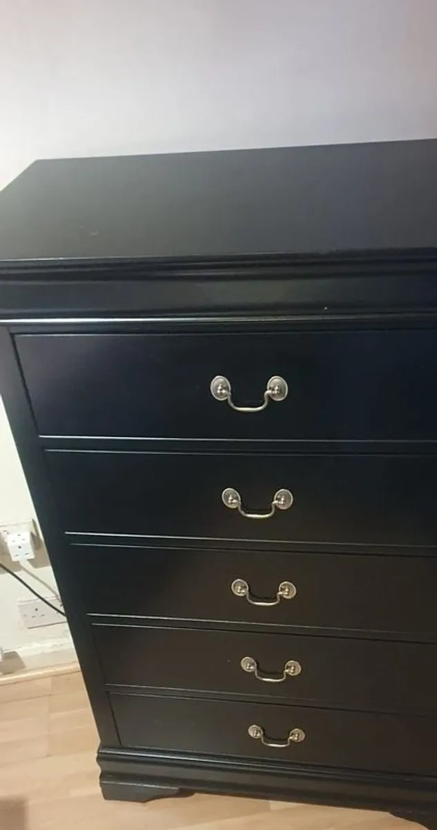 Mahogany bedroom furniture for sale - Image 1