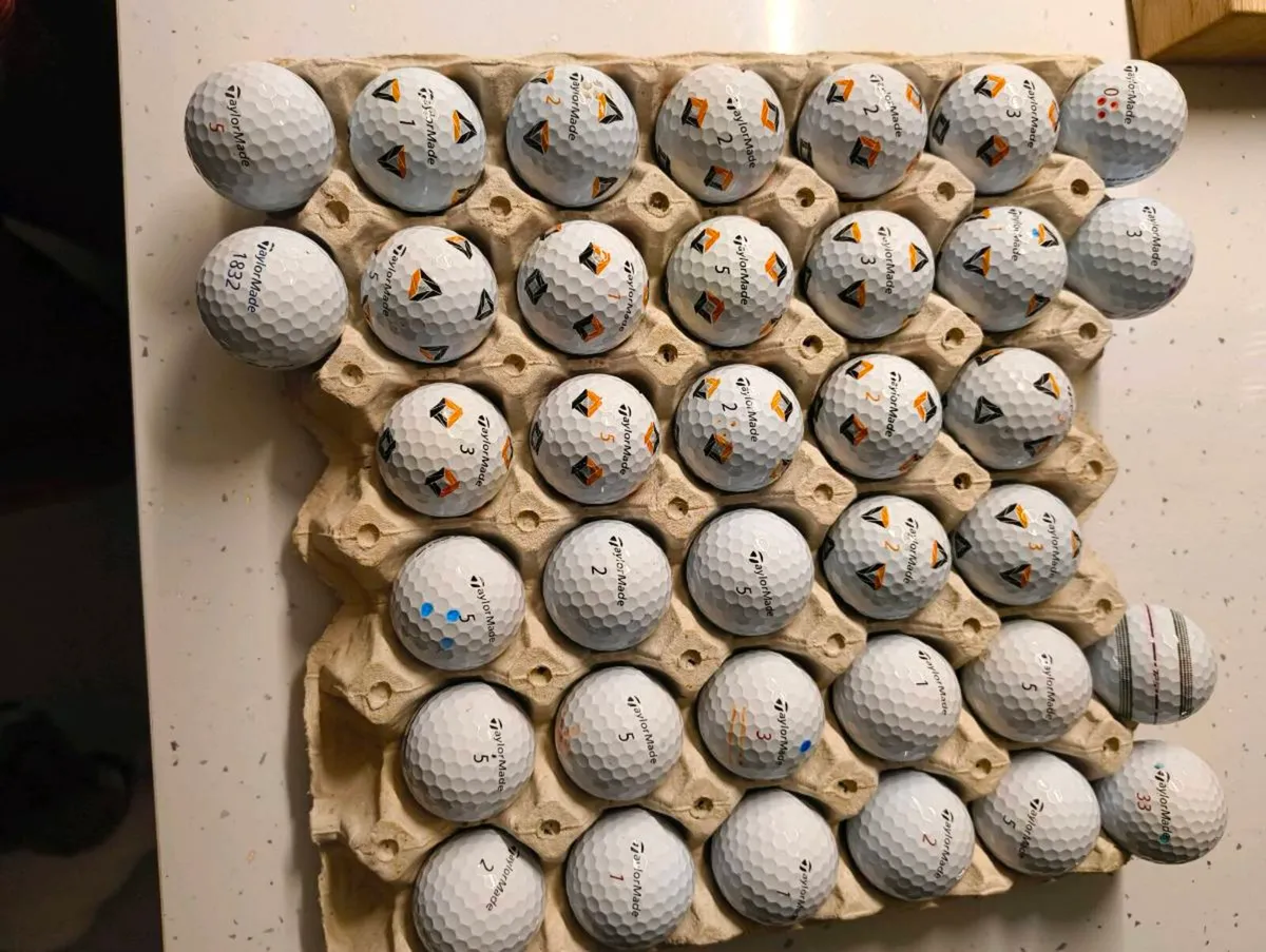 Taylor made t5 golf balls like new - Image 1