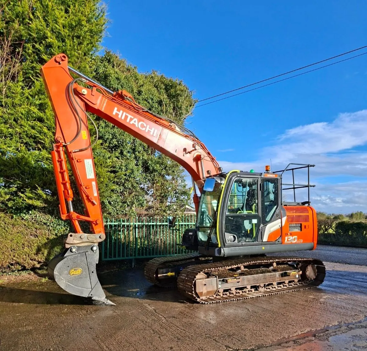 2022 Hitachi 130-7 (4000hrs) - Image 1