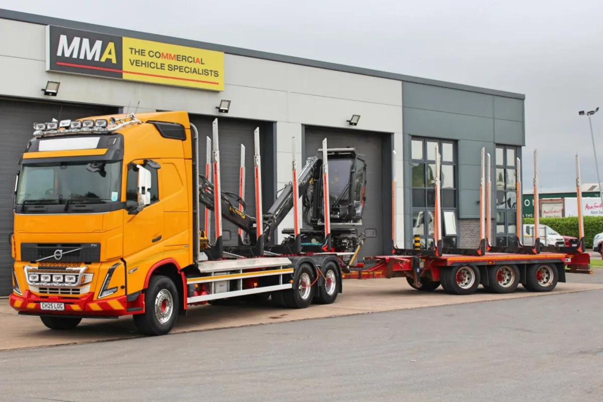 2025 VOLVO FH540 6X4 TIMBER & CRANE DRAWBAR OUTFIT - Image 3
