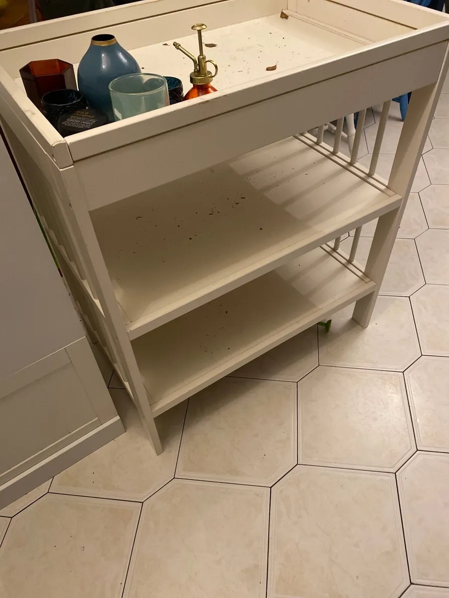 Baby changing table